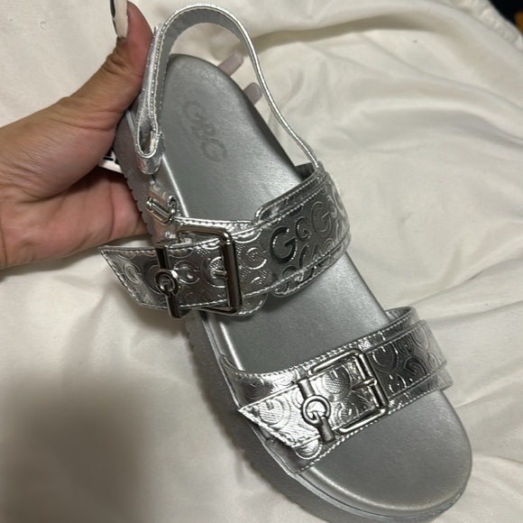 Meet your Posher, Claudia - Picture 6 of 6